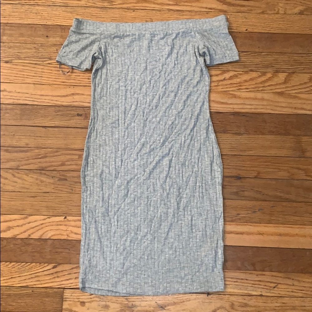 Women’s Gray fitted shoulder dress